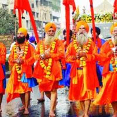 City Sikhs mark Guru Gobind Singh's birth anniversary