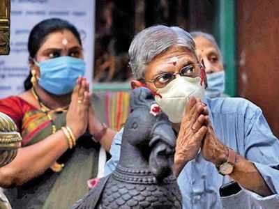 Face masks a must even after Covid-19 vaccine, say doctors