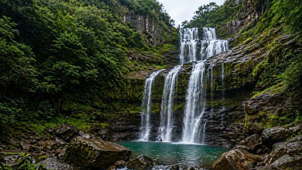 UP girl falls into waterfall in Meghalaya while clicking photos, dies