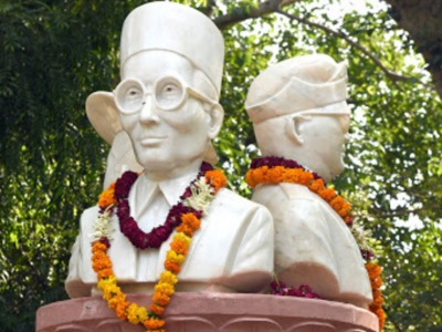 Maharashtra: Noisy scenes in Assembly over honouring Savarkar