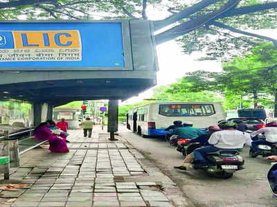 Bus stop hurdle has choked Janatha Bazaar