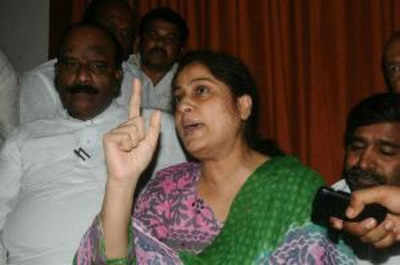 TRS suspends MP Vijayashanti for anti-party activities