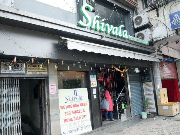 Mumbai: Hoteliers demand relief, threaten to move court