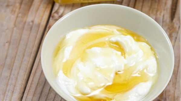 Yoghurt and lemon