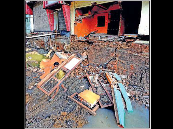 Mylapore buildings crash into ditches for storm water drain