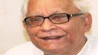Former Bengal CM Buddhadeb Bhattacharjee released from hospital in Kolkata 
