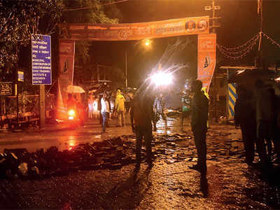 Mumbai Rains: Flood fury sweeps away Ganpati idol in Borivali