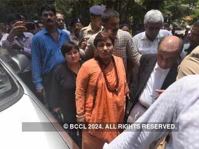 Mumbai: Sadhvi Pragya reaches court for hearing in Malegaon blast case