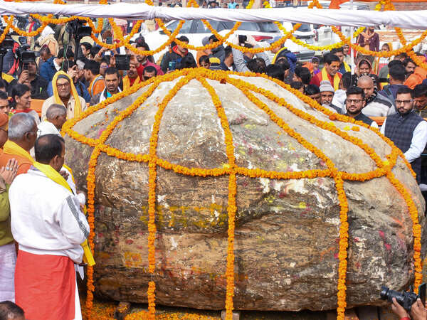 What’s the debate over Shaligram Shila? 
