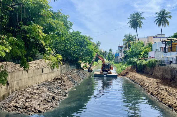 Madras HC issues notice to Greater Chennai Corporation on alleged irregularities in bridge construction across Otteri Nullah canal