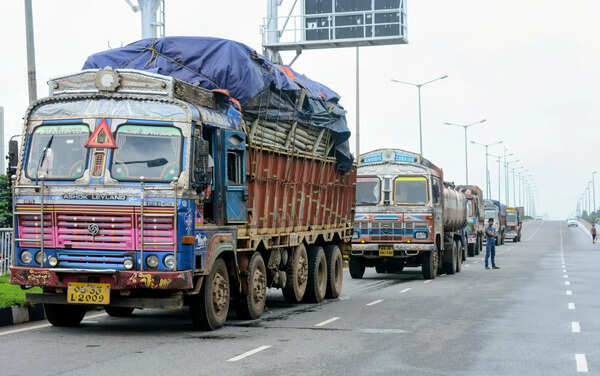Govt to construct 23 modern truck terminals along nat’l highways: Transport min