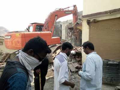 Suspended, Vasai Virar Municipal Corporation engineer continues work