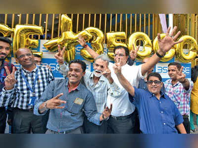 Sensex smashes past 35,000-mark