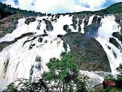 Tourism at Benki Falls