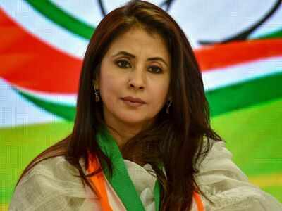 Internet reacts with memes as Urmila Matondkar quits Congress