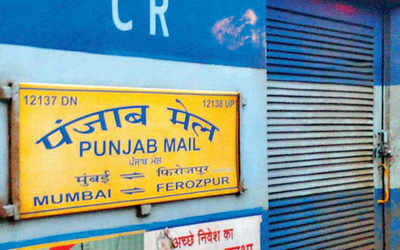 Gold worth Rs 38 lakh goes missing from Punjab Mail