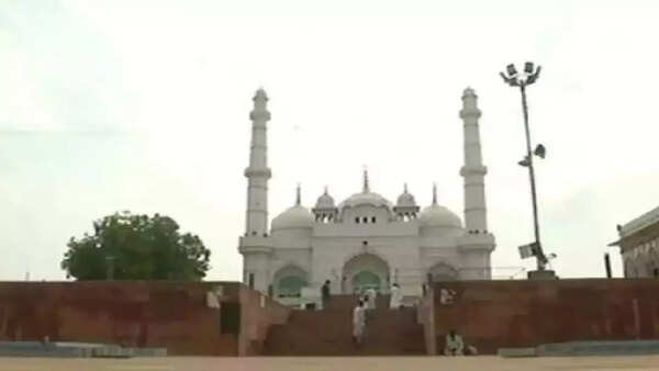 UP: Jolt to Muslim side in Teele Wali Masjid case