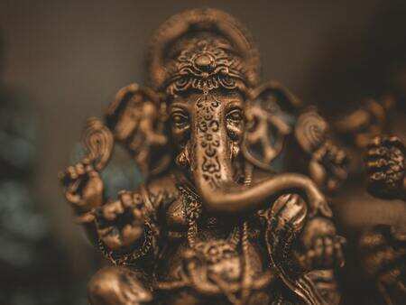 Ganpati Aarti: Jai Ganesh Deva Aarti lyrics in Hindi, English and its meaning