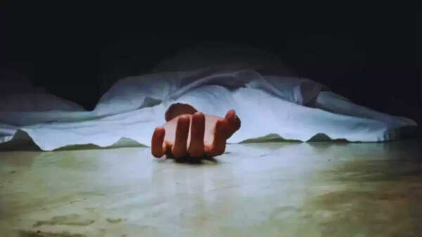 Mother mixes pesticide in drink to threaten husband; 5-year-old drinks it, dies