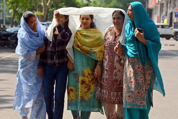 Heat strikes back, 40°C breached in Tricity