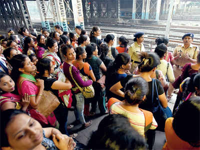 Now CR to start queues for women at Thane, Dombivali, Kalyan stns