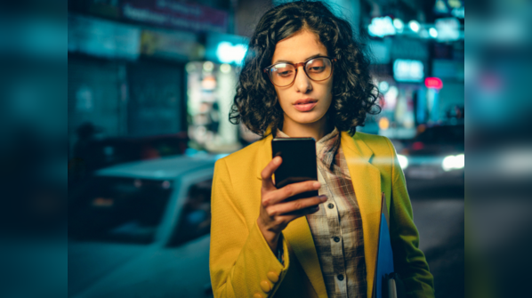 5 ways cell phones are destroying your relationship