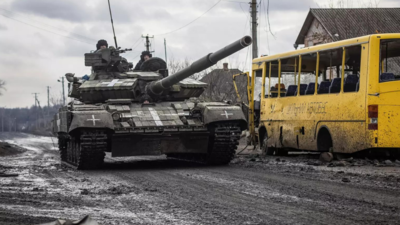 Russia-Ukraine war live updates: Blasts heard in Kyiv, around Ukraine in early hours of New Year's Day