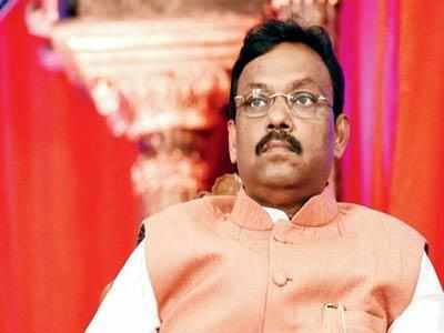 Privilege motion against Education Minister Vinod Tawde over delay in Mumbai University results