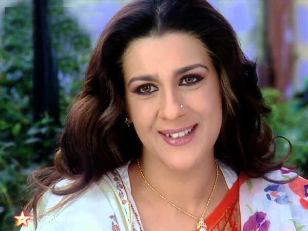 Did Amrita Singh opt out of 'Mubarakan' because of Sara Khan?