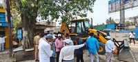 Alandi Municipal Council cracks down on encroachment along Pune-Alandi road to ease traffic snarls