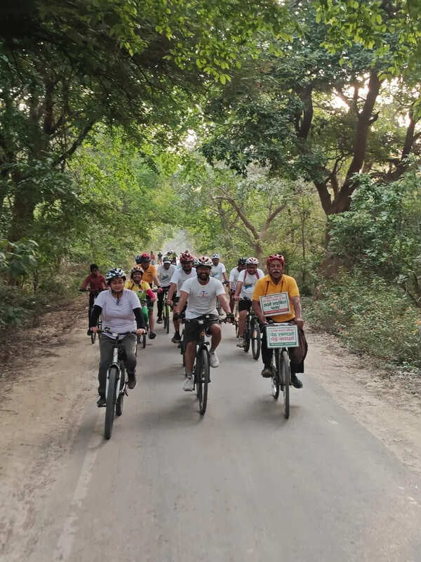 Activists pedal for cause of saving turtle