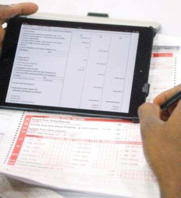 Indian Americans: File extended tax returns by October 15