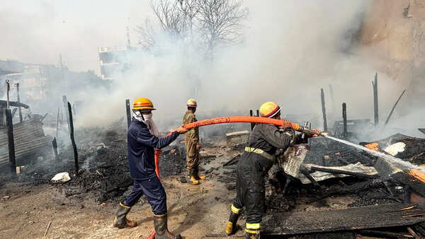 Twelve shanties and four cars destroyed in Vasundhara slum fire