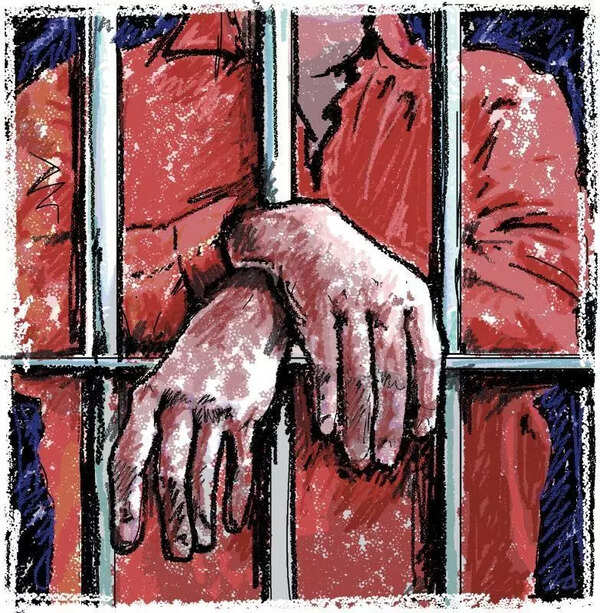 History-sheeter held with illegal firearm in Vachhakpar