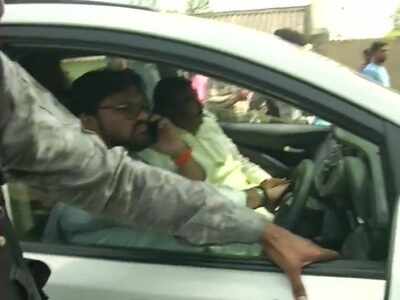 Violence breaks out in West Bengal; Babul Supriyo's vehicle vandalised