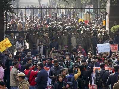 MHRD calls removal of JNU Vice Chancellor 'not a solution', students continue agitation