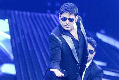 Kapil Sharma kicks off comeback show; here's the first look of the set