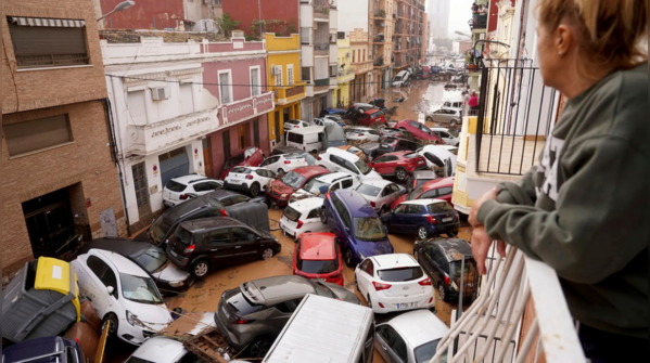 Flash floods in Spain: Cars float as Valencia roads under water