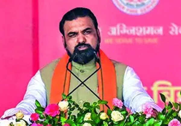 CM urges Bihar people doing biz outside to invest in home state