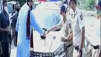 Maharashtra Home Minister celebrates cop’s birthday 