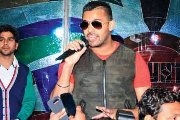 High Heels fame singer Jaz Dhami performs in Delhi