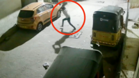 Hyderabad: Drunk auto driver goes berserk, damages parked vehicles 