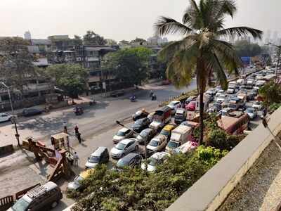 Massive traffic jam towards Dadar from Thane as Sion flyover remains closed over weekends for the next two months