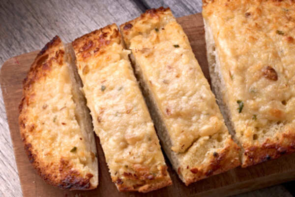 Recipe: Instant garlic bread with toppings