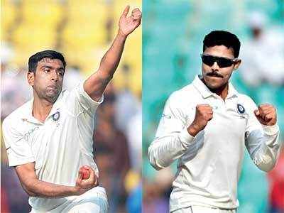 India vs Sri Lanka, 2nd Test, Day 1: Ravichandran Ashwin, Ravindra Jadeja, Ishant Sharma skittle out visitors for 205