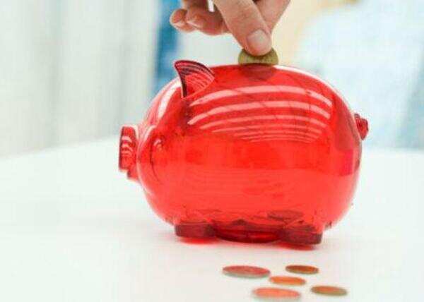 Homemakers in Ranchi eye kids' piggy banks to meet daily needs