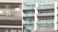 SRK covers his Mumbai mansion with plastic shield 