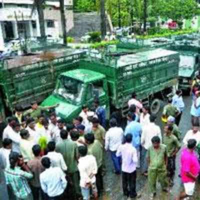 Ghanta gadi workers stage protest against colleague's death at TMC HQ