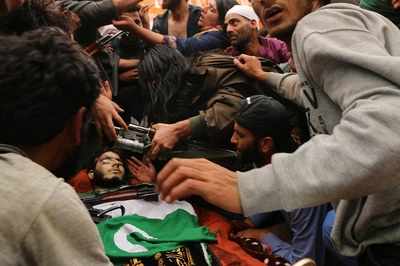 Kashmir: Terrorists offer gun salute to slain Lashker-e-Taiba militant in Shopian