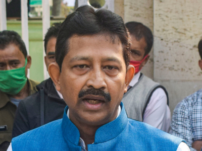 Fresh jolt to TMC government: Rajib Banerjee tenders resignation